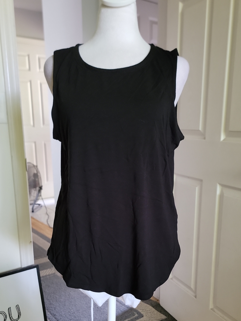 Cupio Classic Black Sleeveless Women's Top
